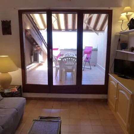 Le Lavandou, 1 Pièce, 4 Personnes - Fr-1-308-80 Appartement *