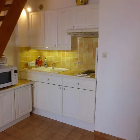 Appartement Le Lavandou, 1 Pièce, 4 Personnes - Fr-1-308-80 Le Lavandou